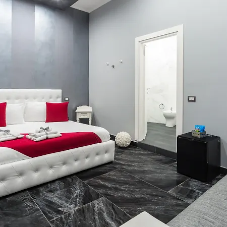 Palace 3* Naples