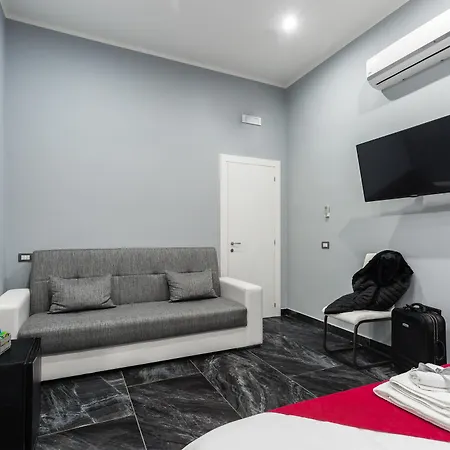 Palace 3* Naples