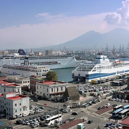 Palace 3* Naples