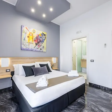 Palace 3* Naples